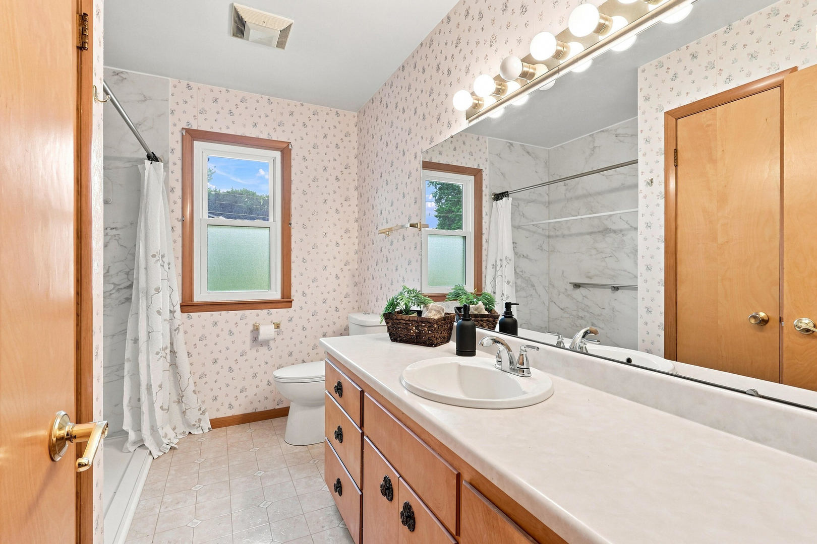 4131 N Linwood Avenue Property Photo 16