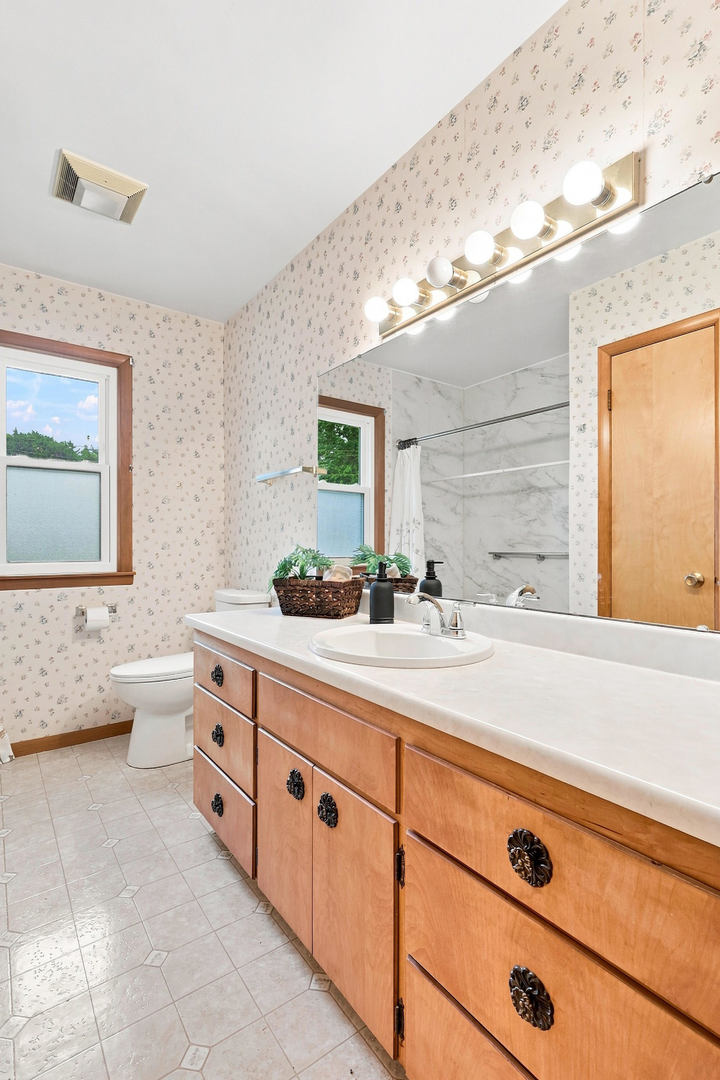 4131 N Linwood Avenue Property Photo 17