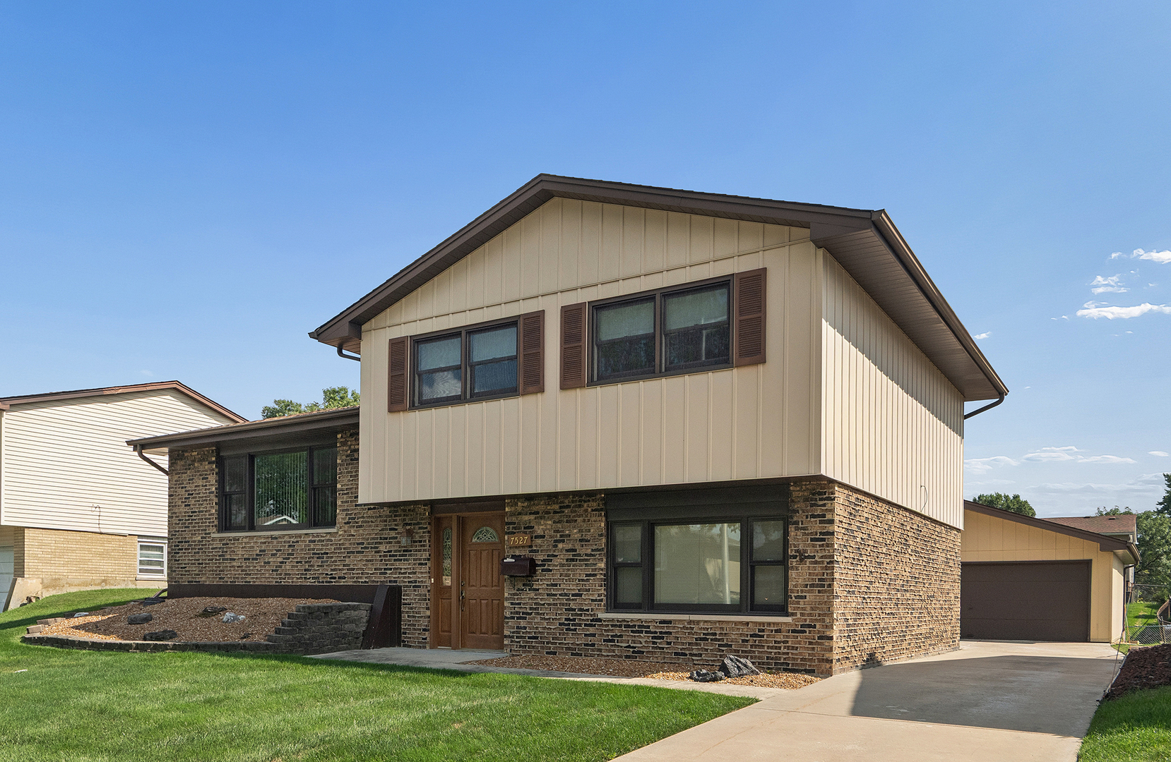 7527 163 Street Property Photo 1