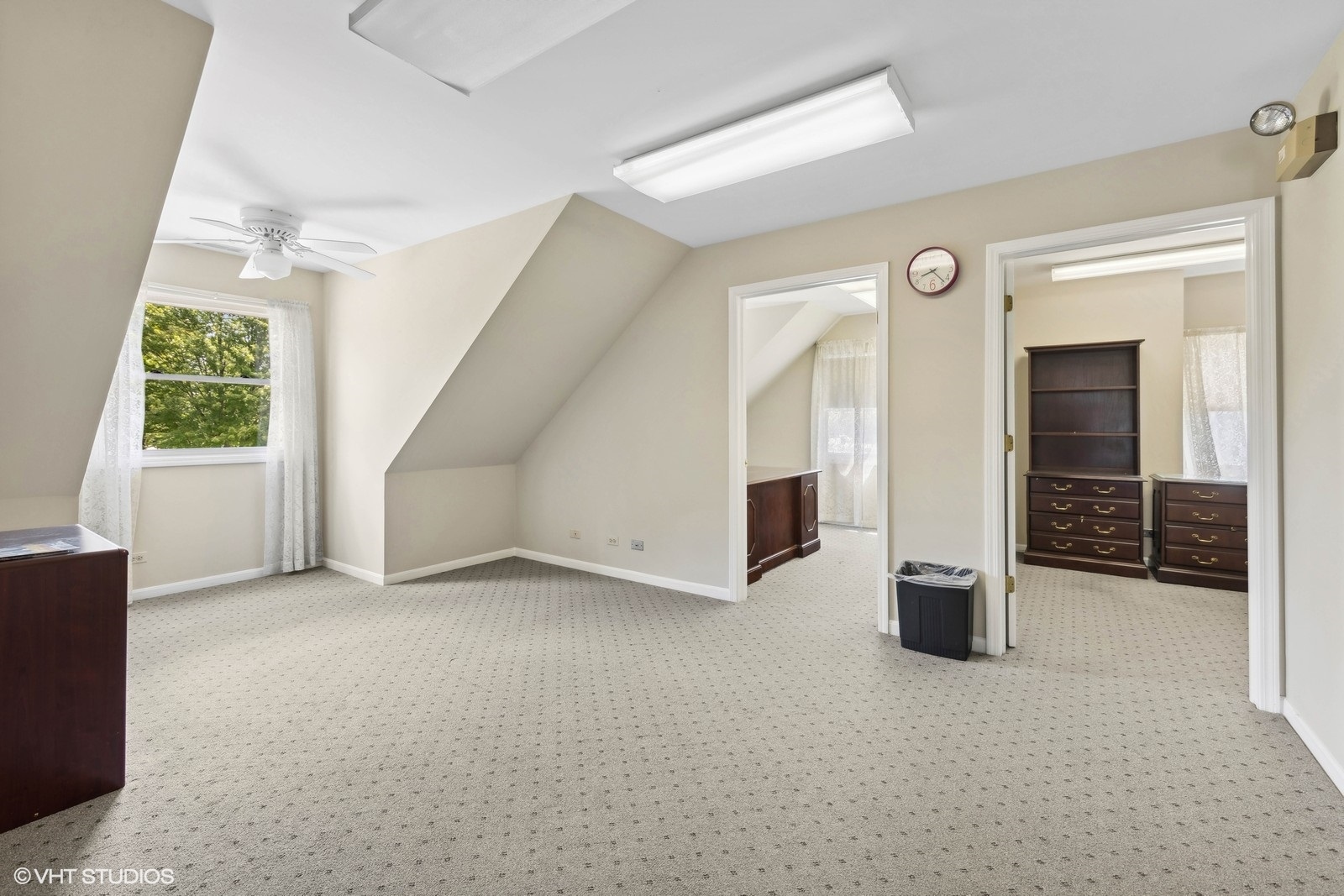 105 E Irving Park Road Property Photo 15