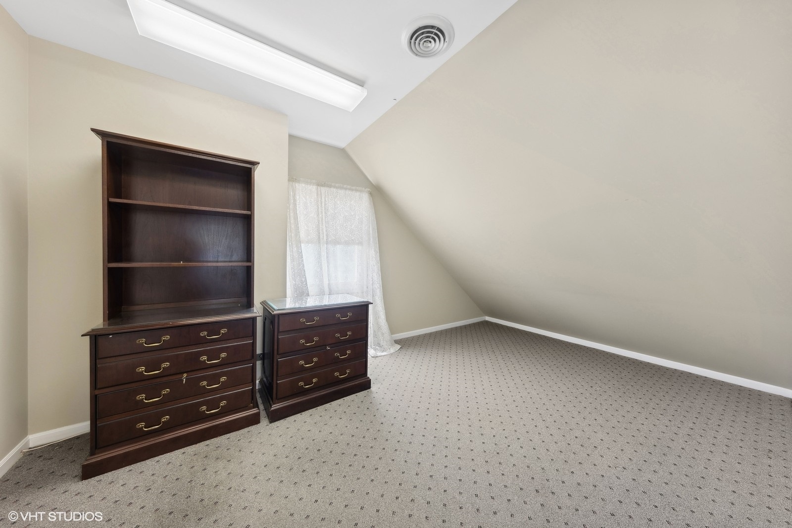 105 E Irving Park Road Property Photo 17