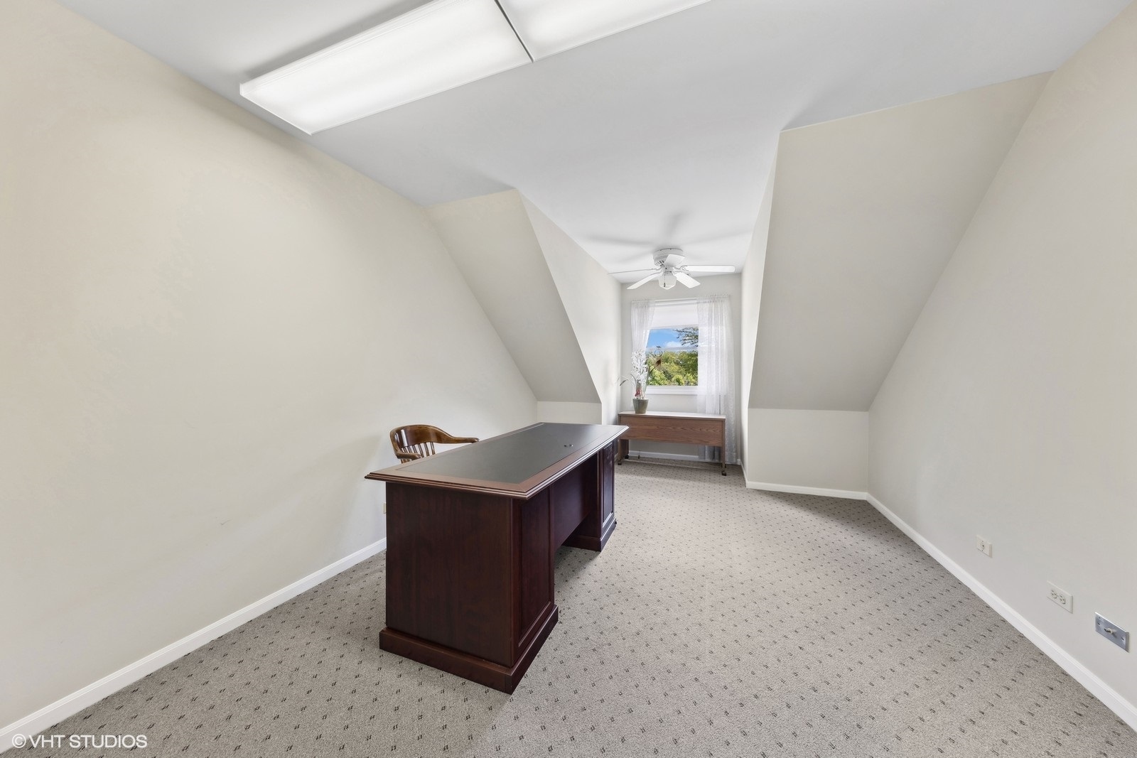 105 E Irving Park Road Property Photo 18