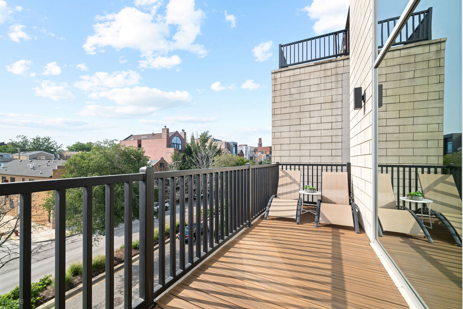 1555 W Pearson Street D Property Photo 7