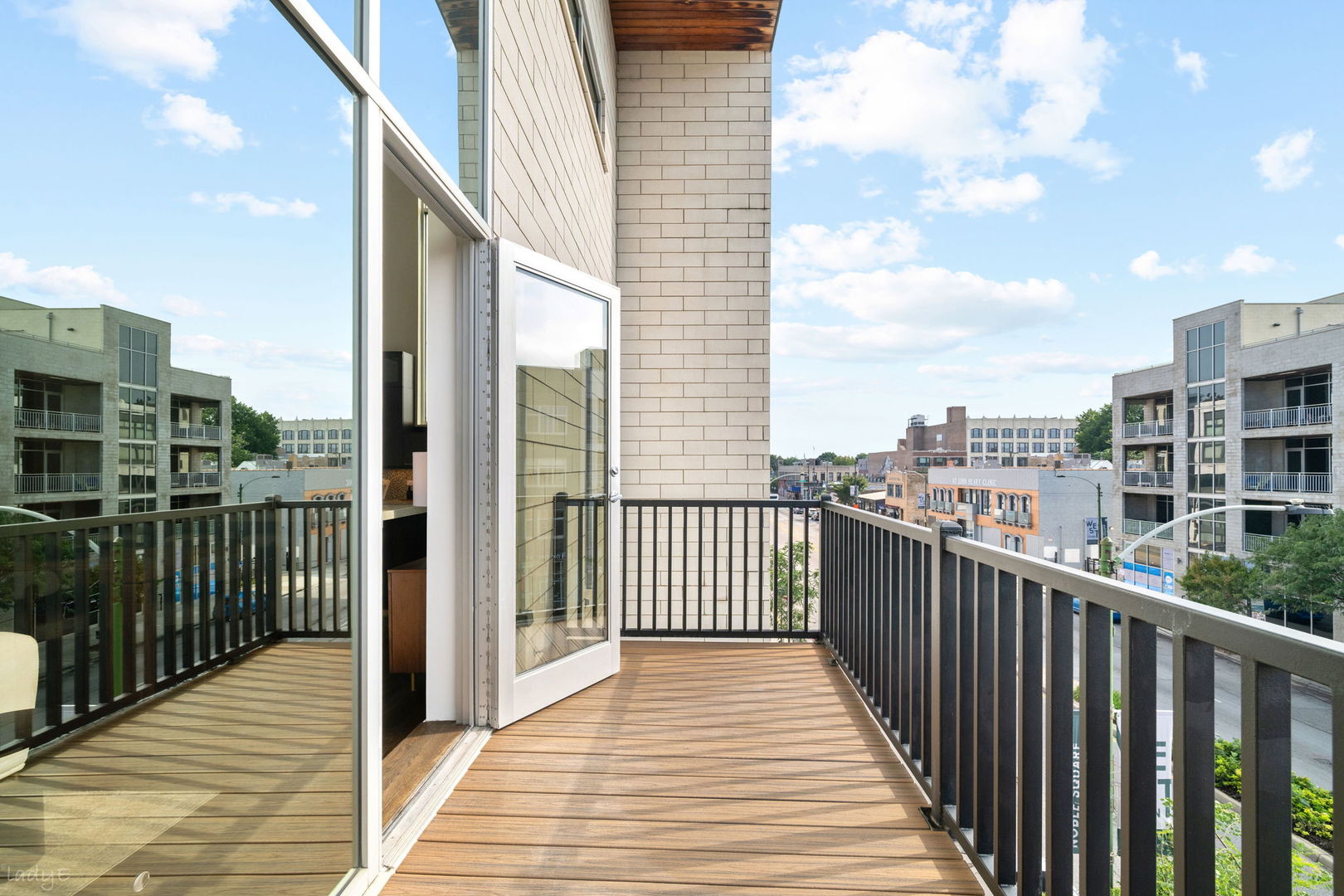 1555 W Pearson Street D Property Photo 8