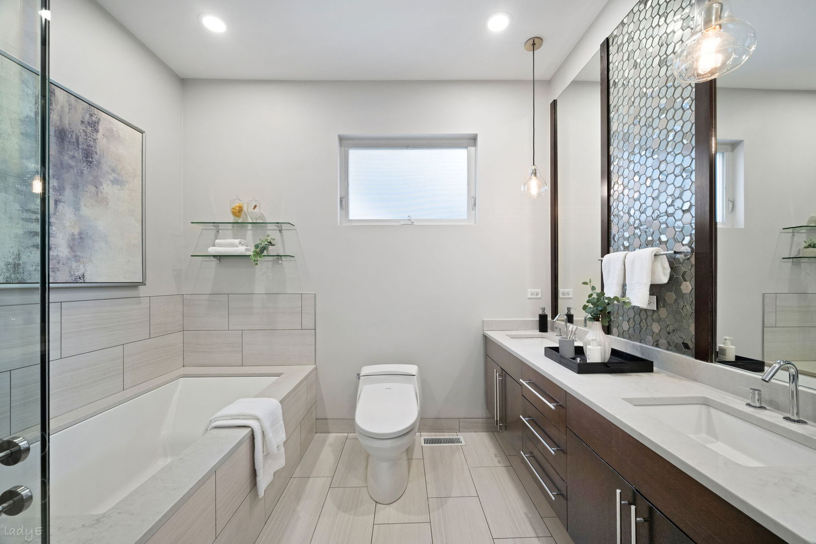1555 W Pearson Street D Property Photo 34