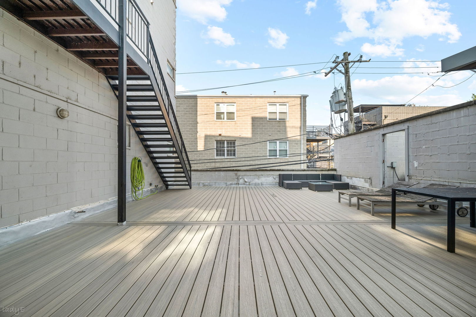 1555 W Pearson Street D Property Photo 45