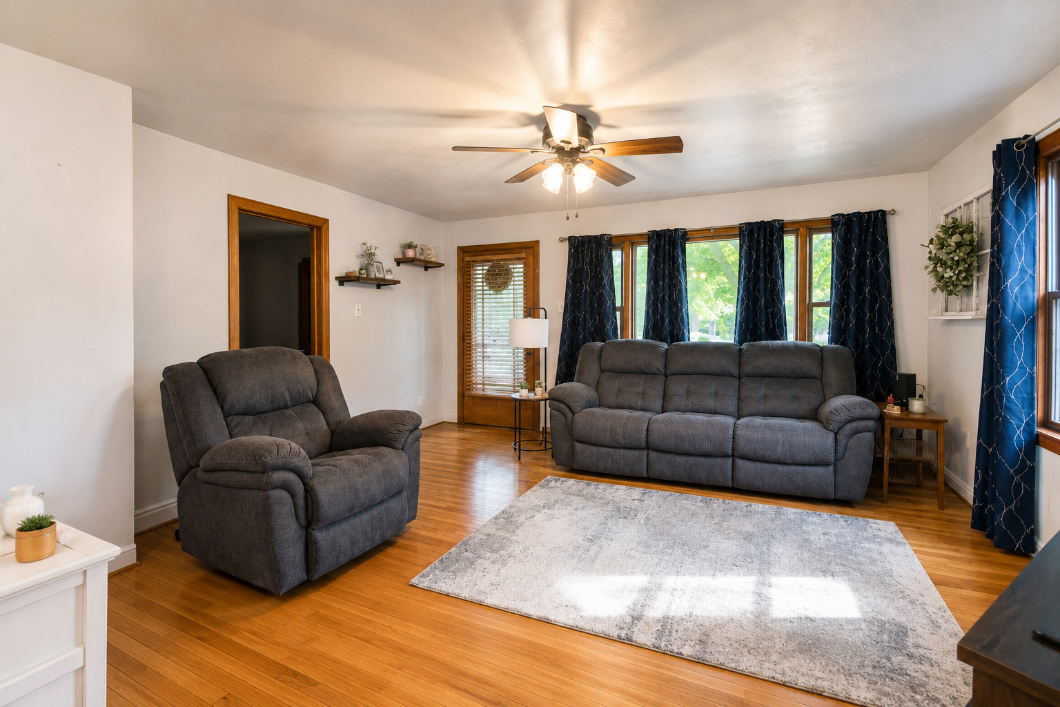 907 Cooper Street Property Photo 4