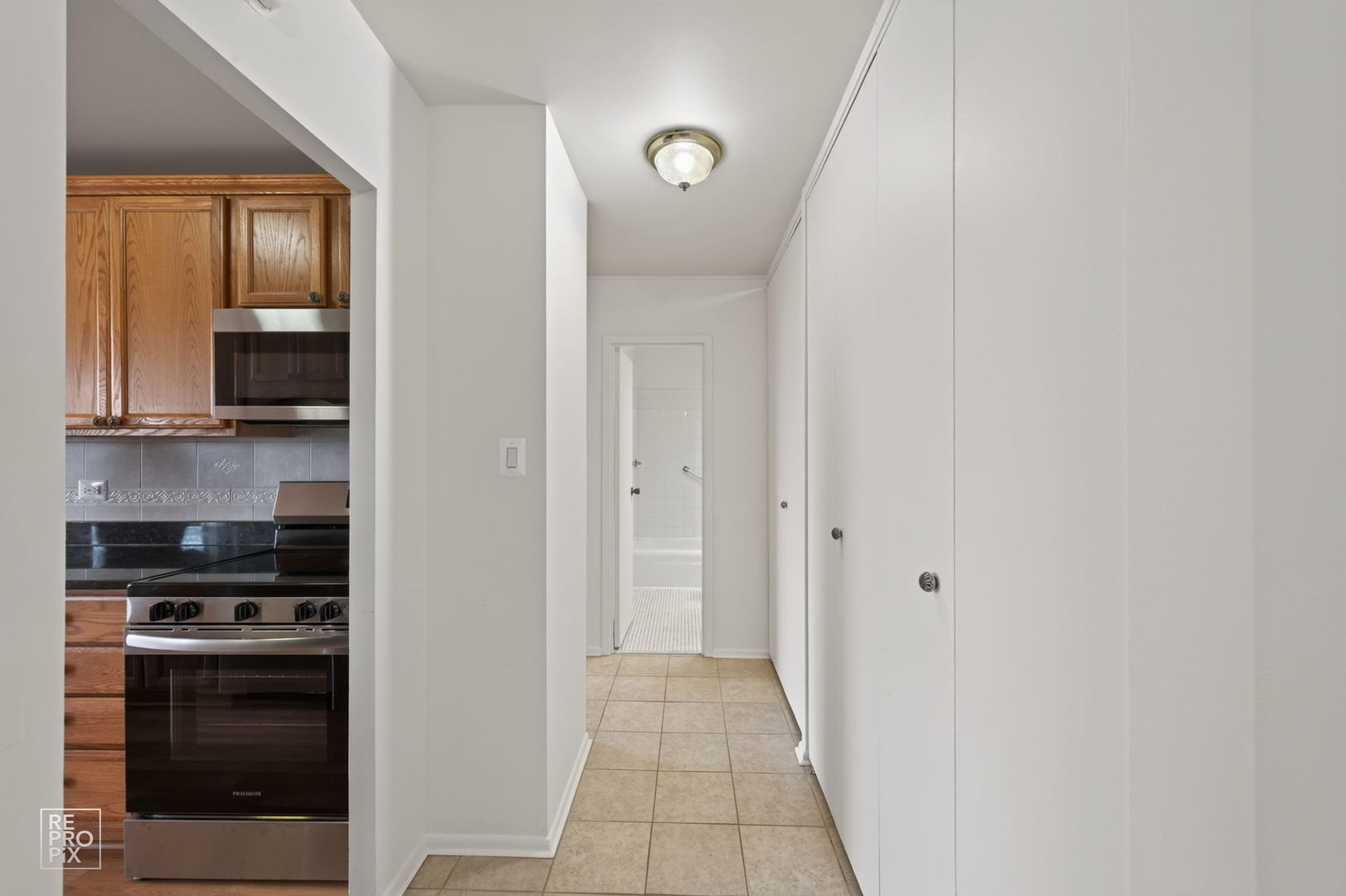 7141 N Kedzie Avenue 910 Property Photo 6
