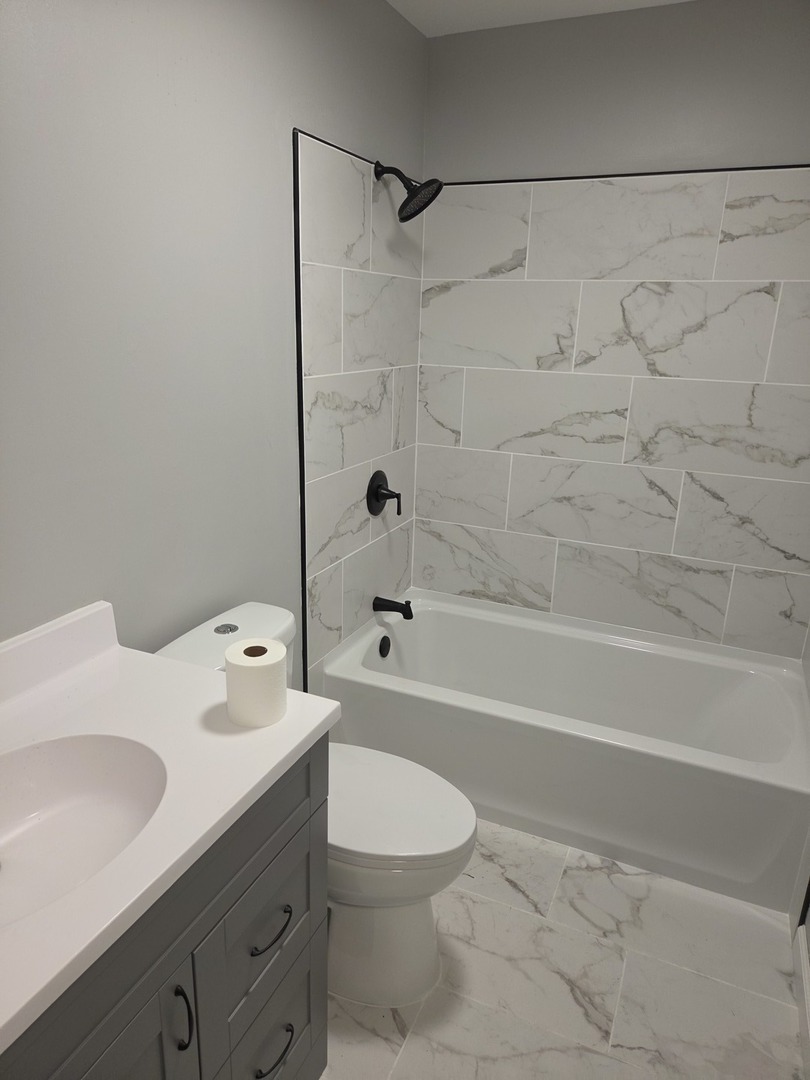 505 W 10th Street Property Photo 6