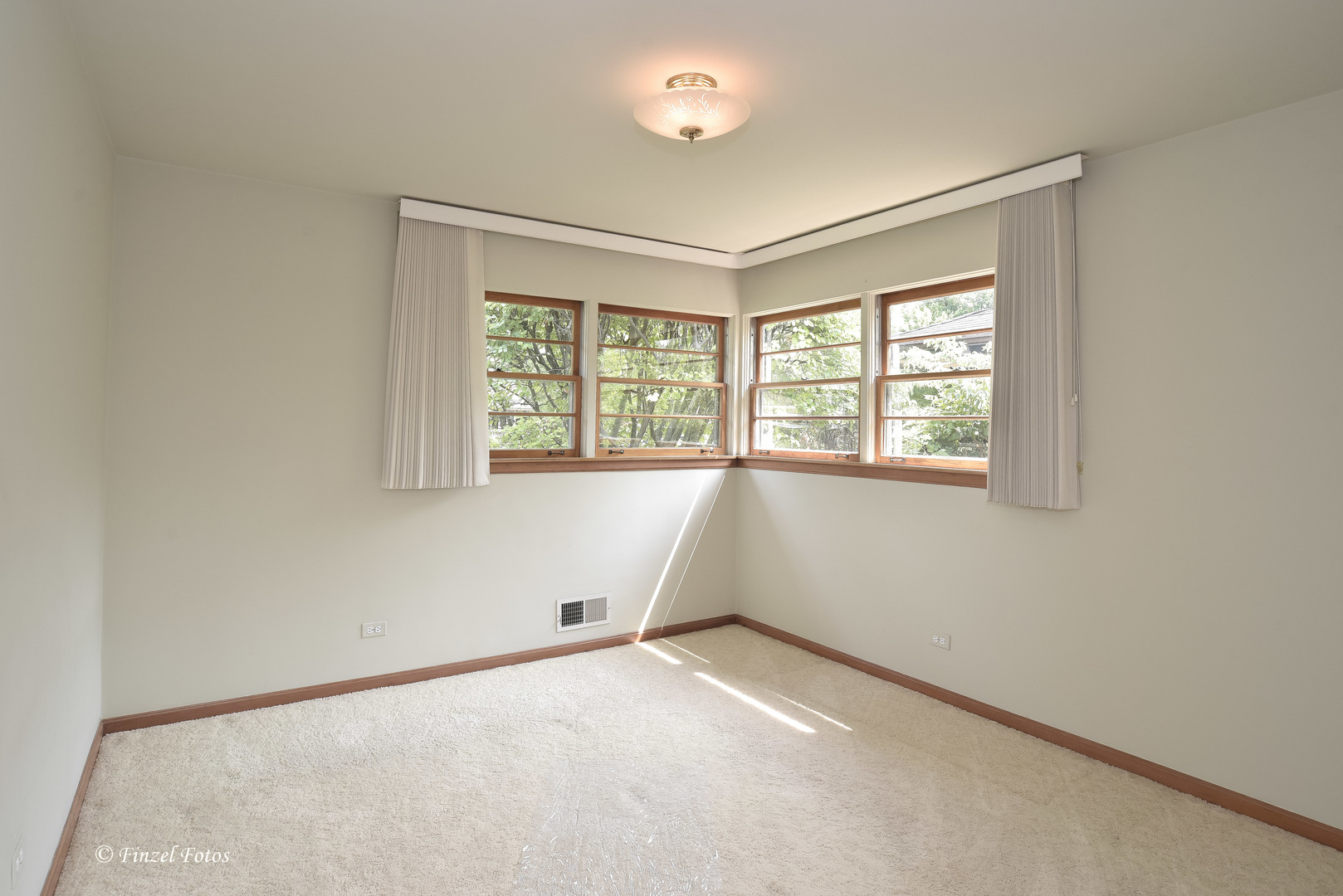 516 S Main Street Property Photo 10