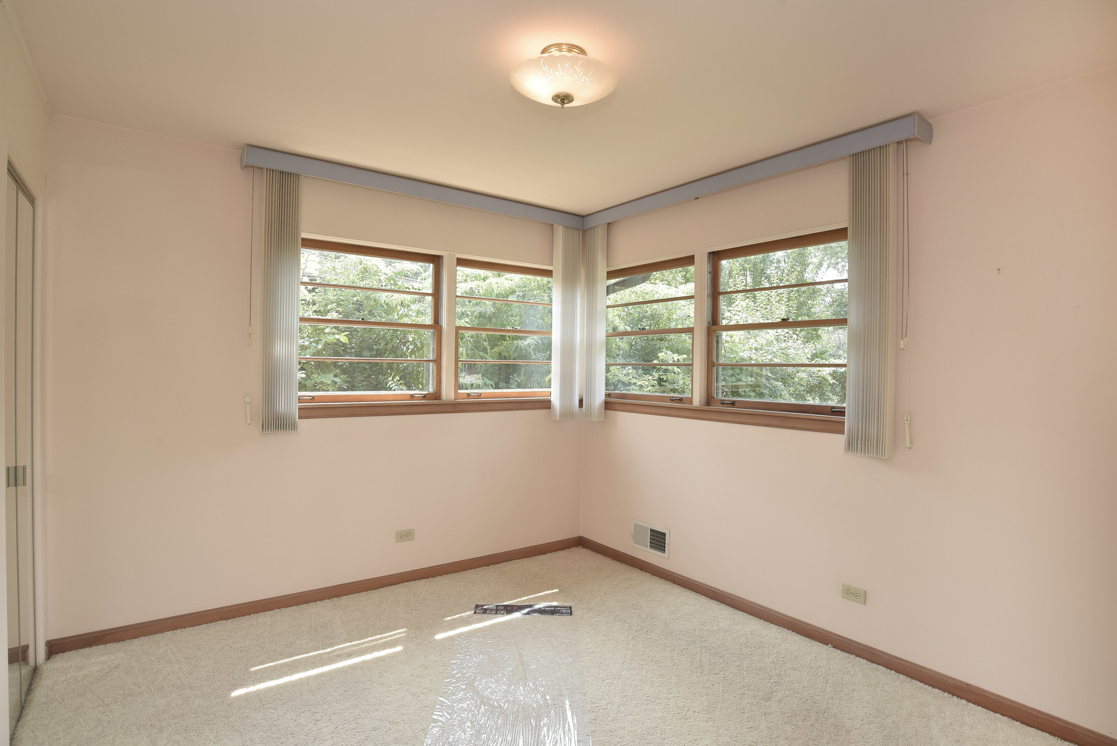 516 S Main Street Property Photo 11