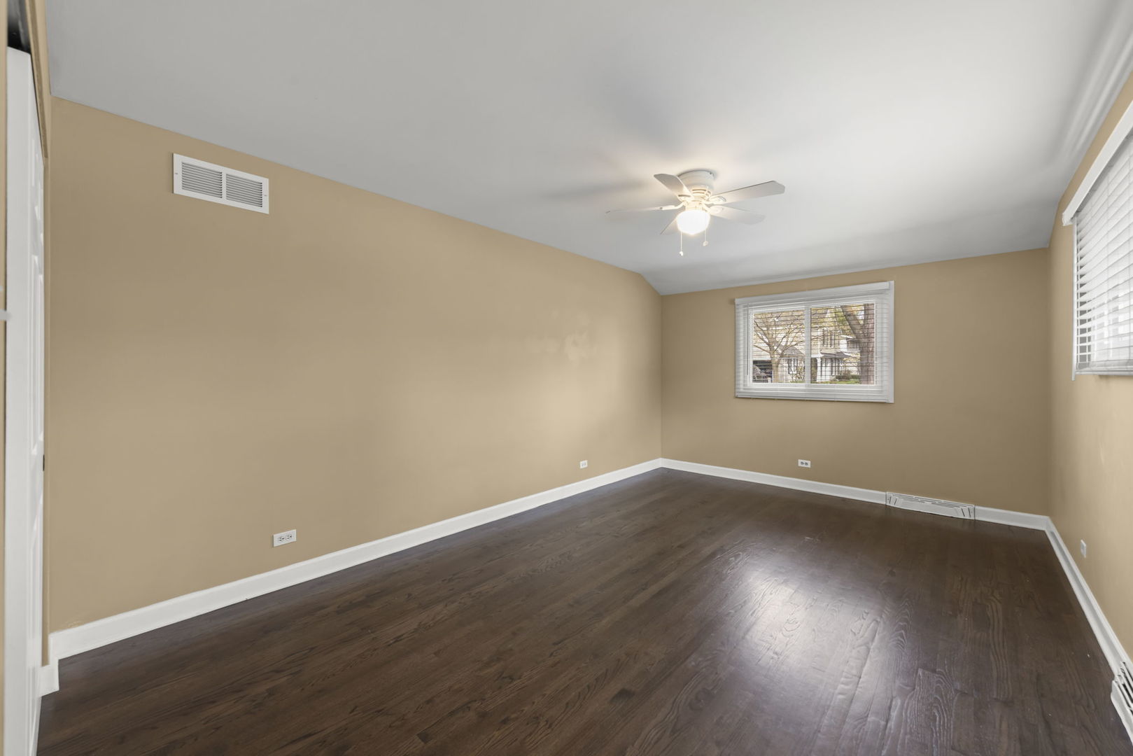 5818 Ridgewood Drive Property Photo 15