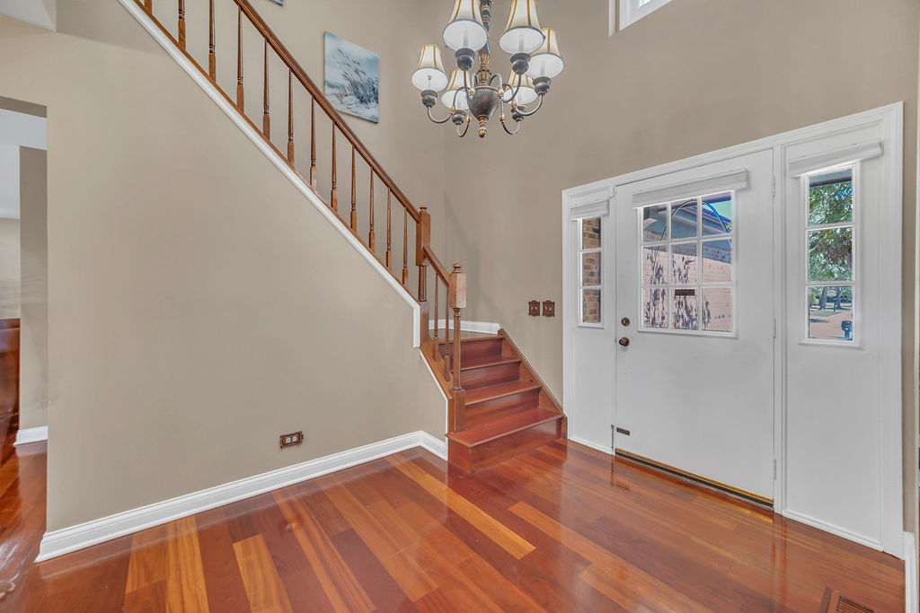 256 E Fox Hill Drive Property Photo 4