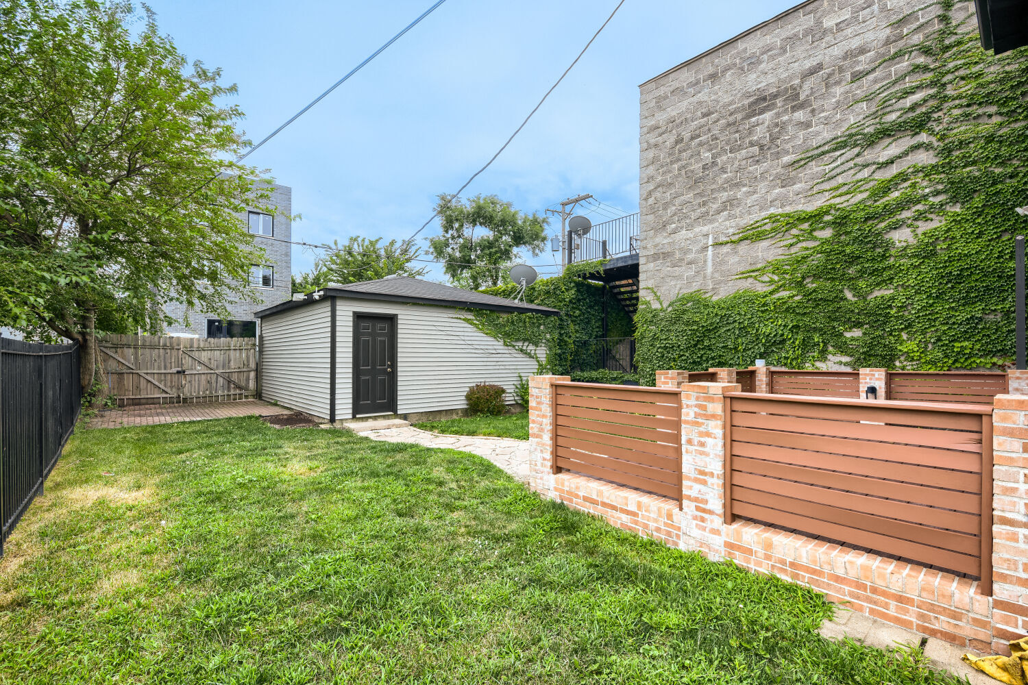 2335 W Maypole Avenue Property Photo 27