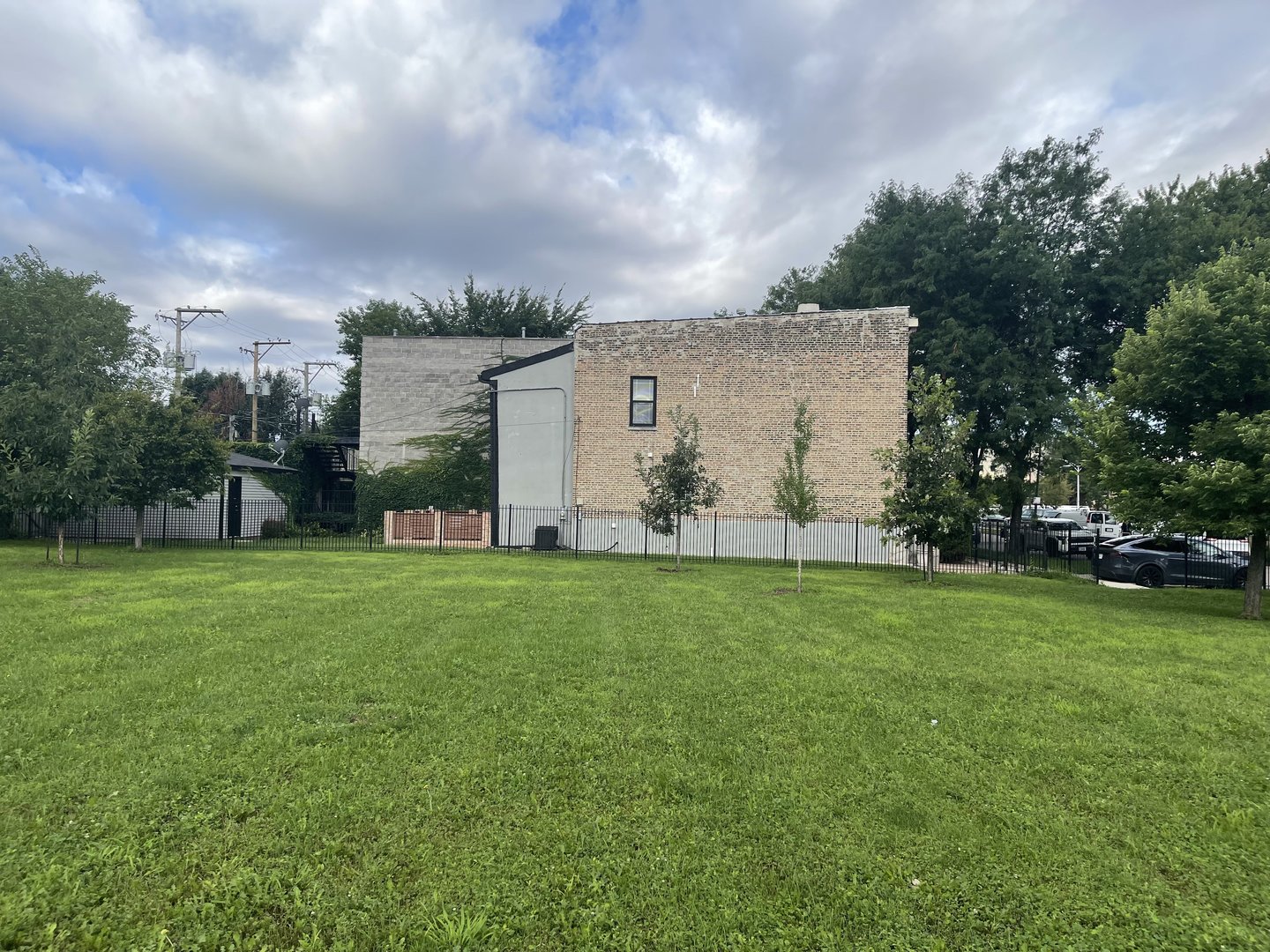 2335 W Maypole Avenue Property Photo 29