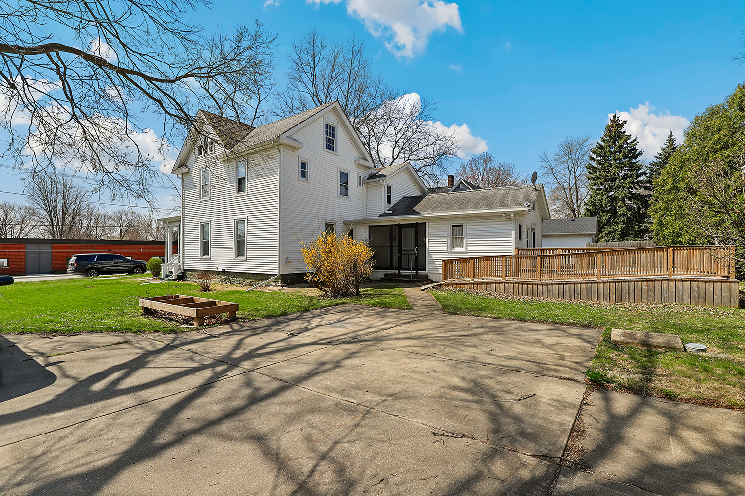309 E 3rd Street Property Photo 29