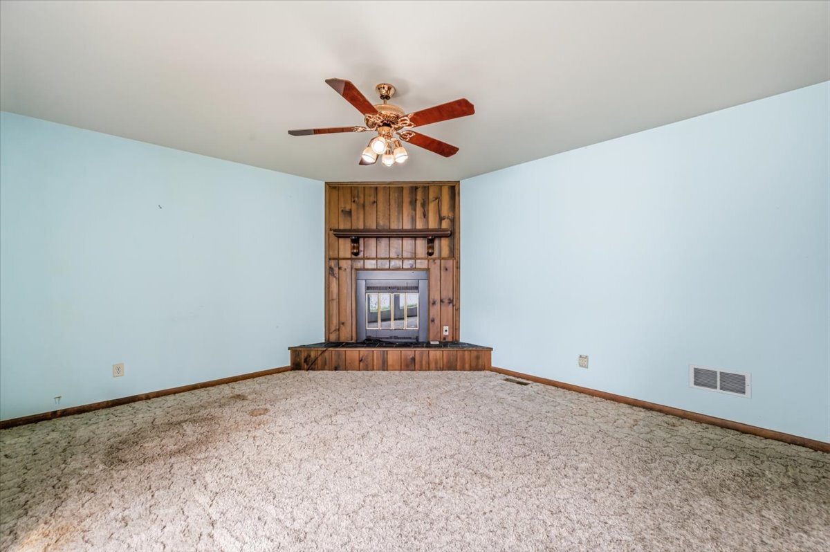 482 Pinewood Drive Property Photo 6