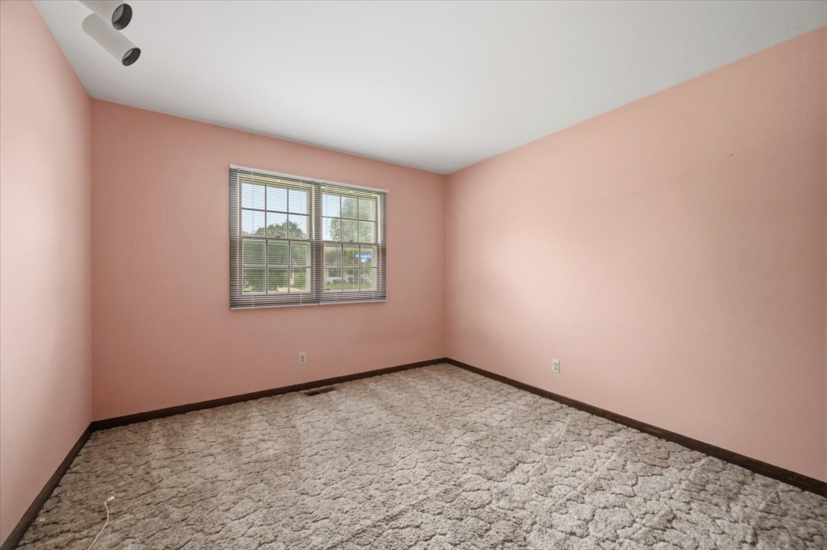 482 Pinewood Drive Property Photo 16