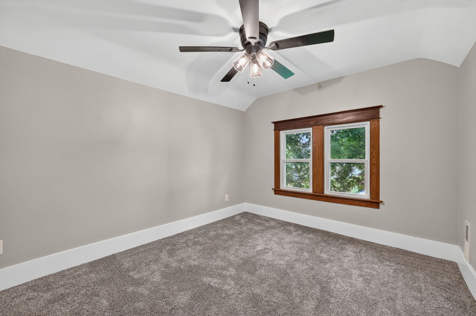 558 S 3rd Street Property Photo 23