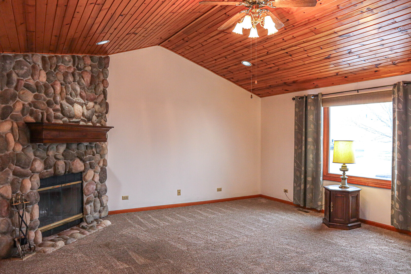 904 Harvest Trail B Property Photo 4