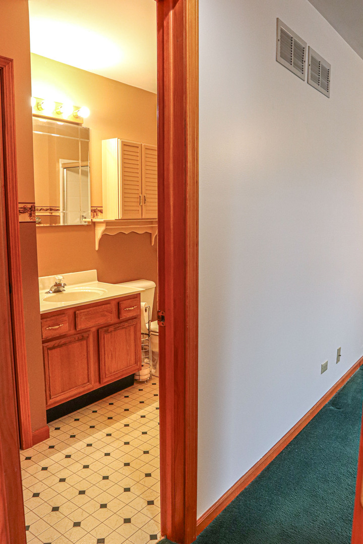 904 Harvest Trail B Property Photo 14