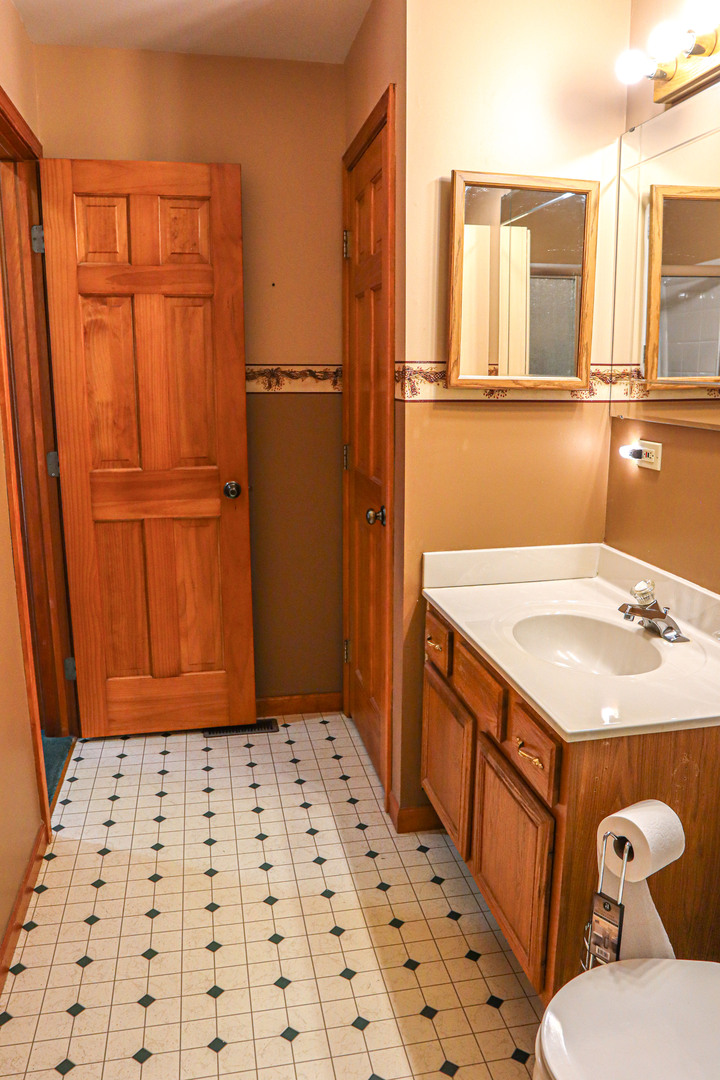 904 Harvest Trail B Property Photo 15