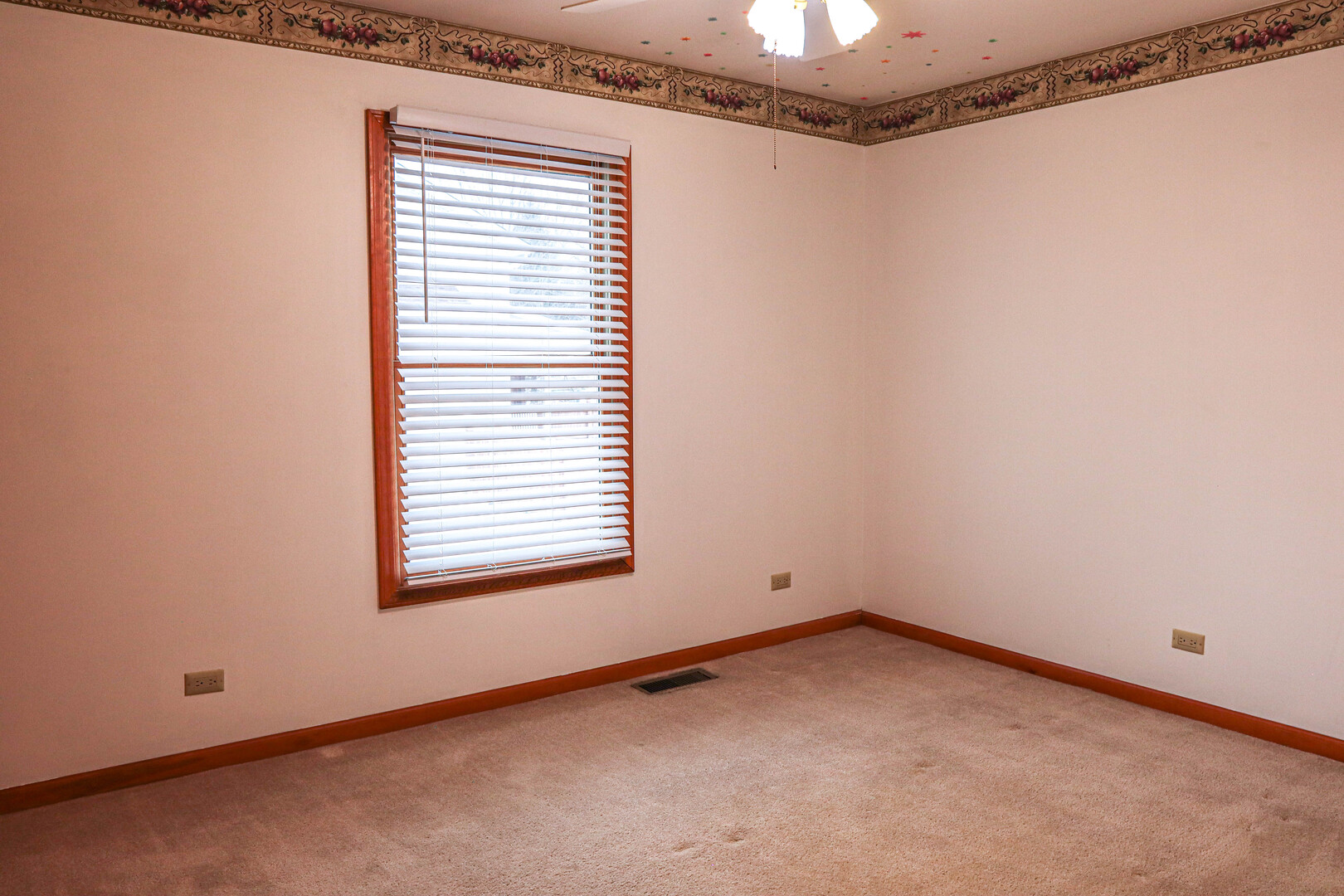 904 Harvest Trail B Property Photo 19
