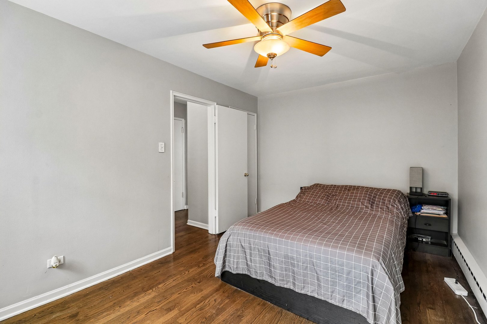 2408 W Farragut Avenue 2a Property Photo 18