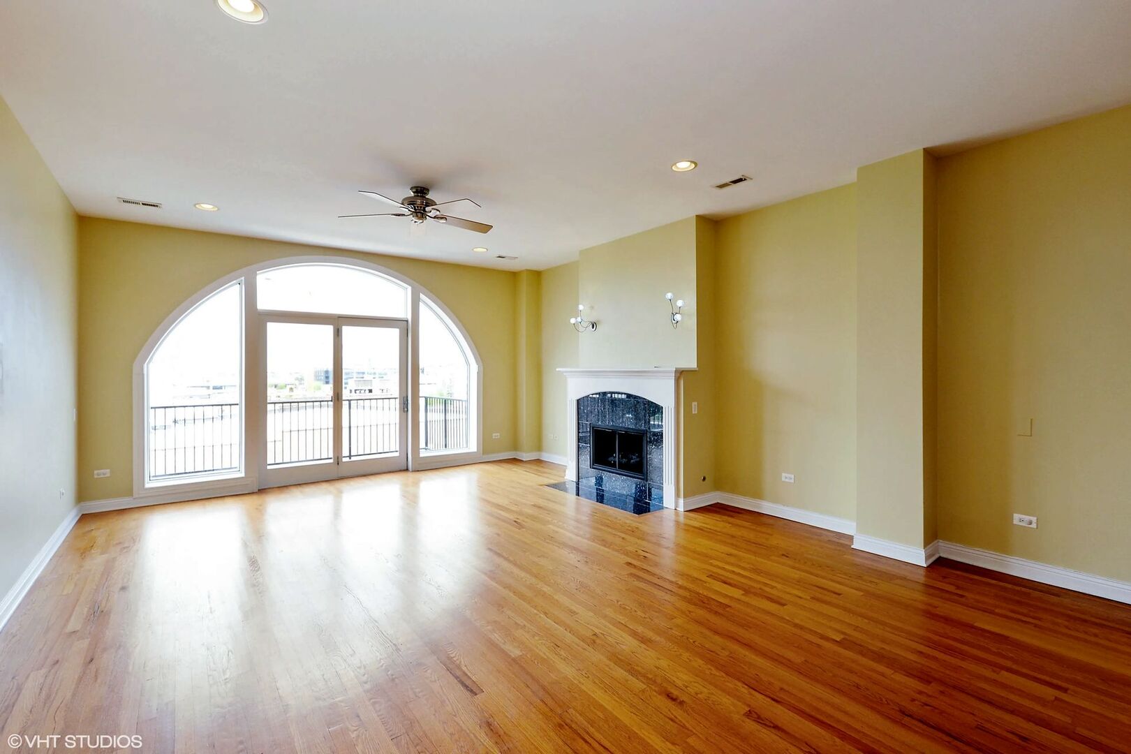 1355 W Washington Boulevard 6b Property Photo 3