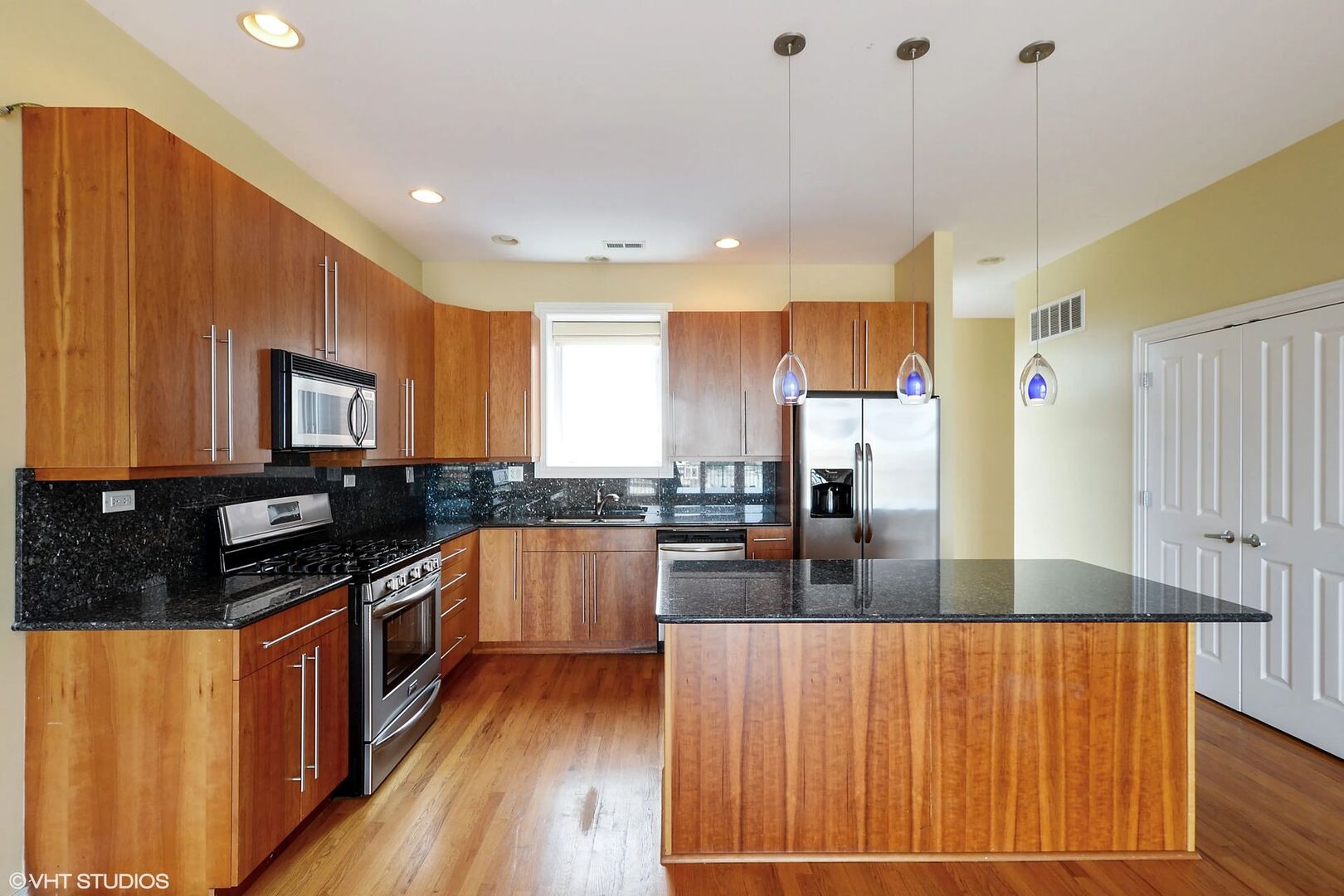 1355 W Washington Boulevard 6b Property Photo 9