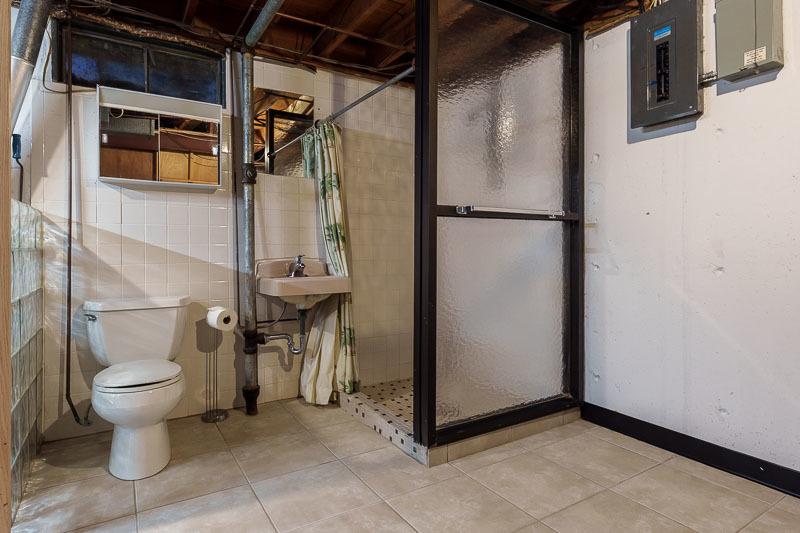 6225 Browns Parkway Property Photo 9
