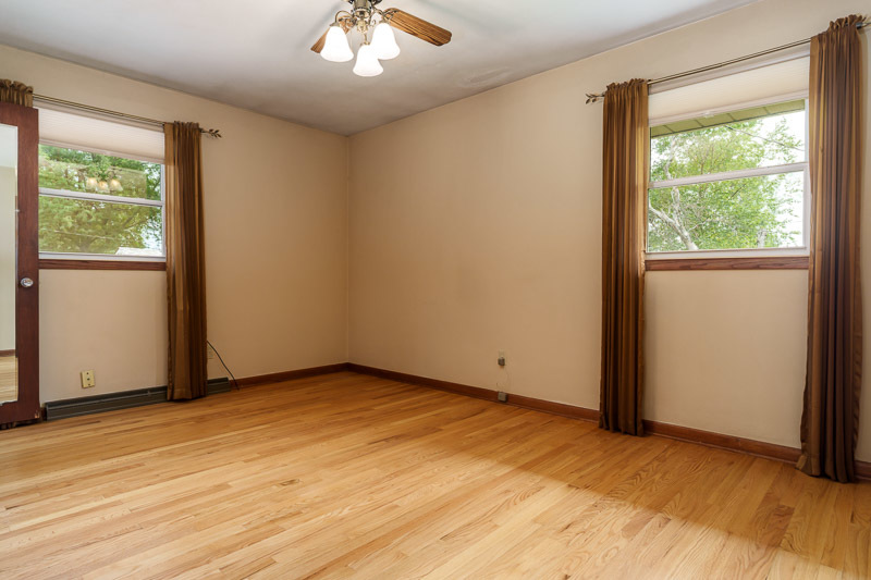 6225 Browns Parkway Property Photo 11