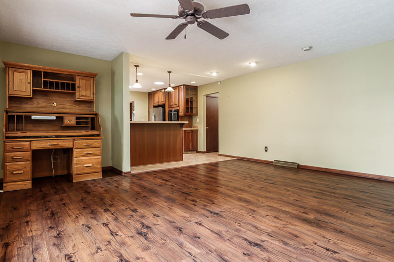6225 Browns Parkway Property Photo 12