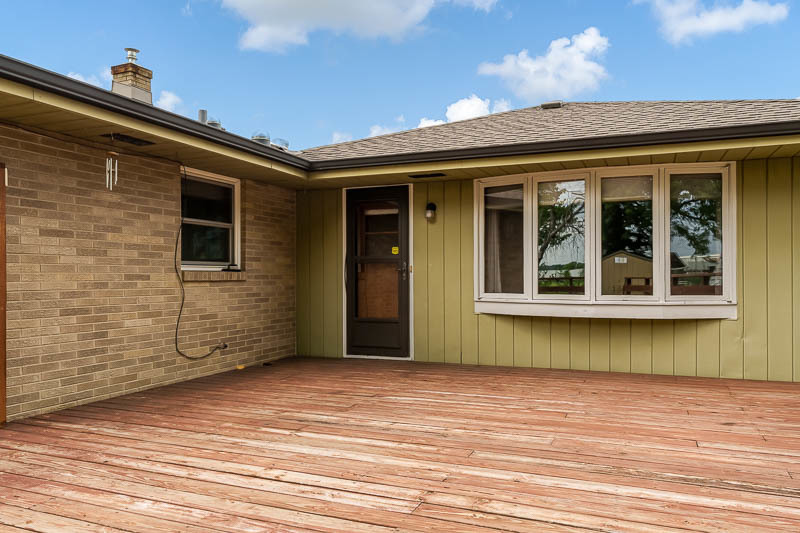 6225 Browns Parkway Property Photo 13