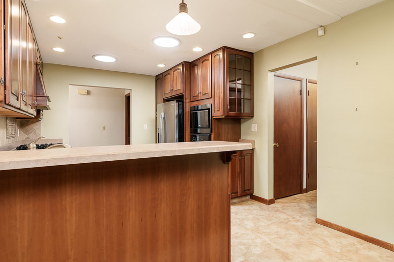 6225 Browns Parkway Property Photo 17