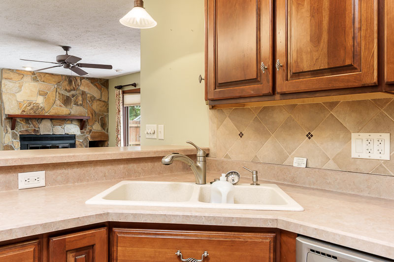6225 Browns Parkway Property Photo 24
