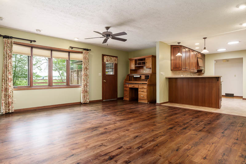 6225 Browns Parkway Property Photo 30