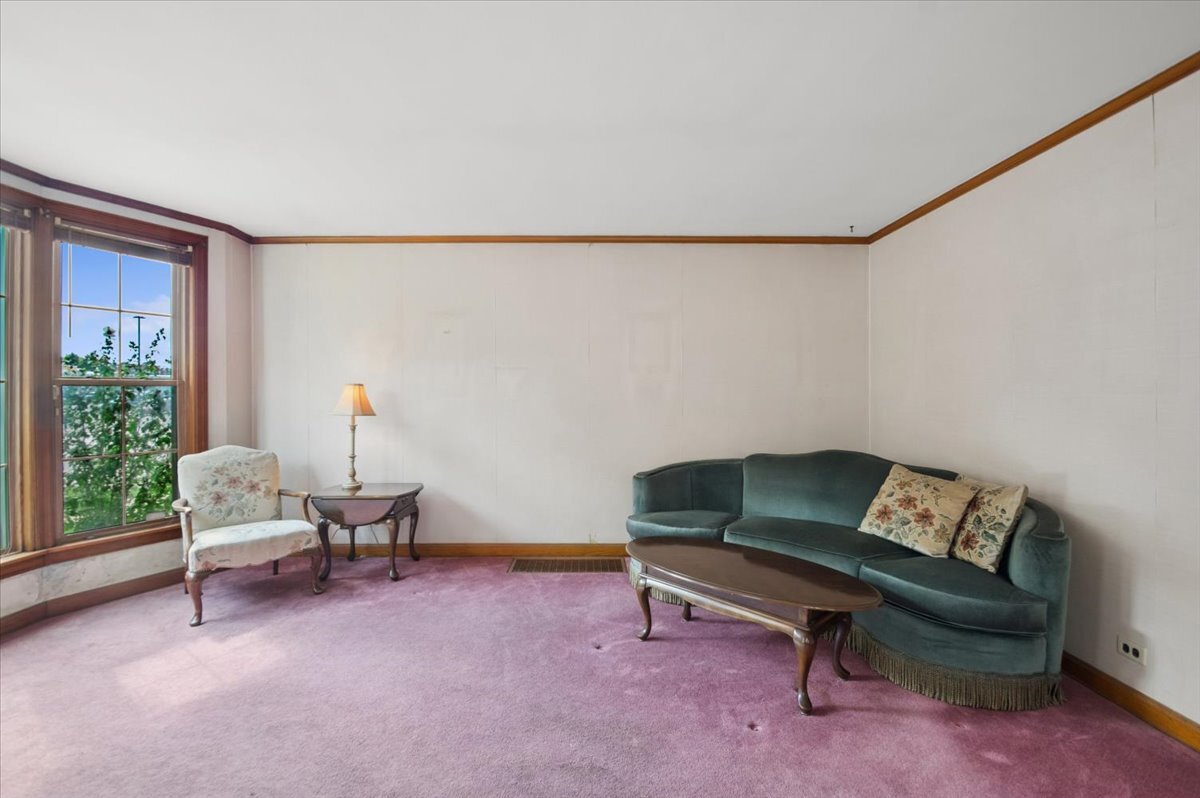 6354 W Cuyler Avenue Property Photo 3