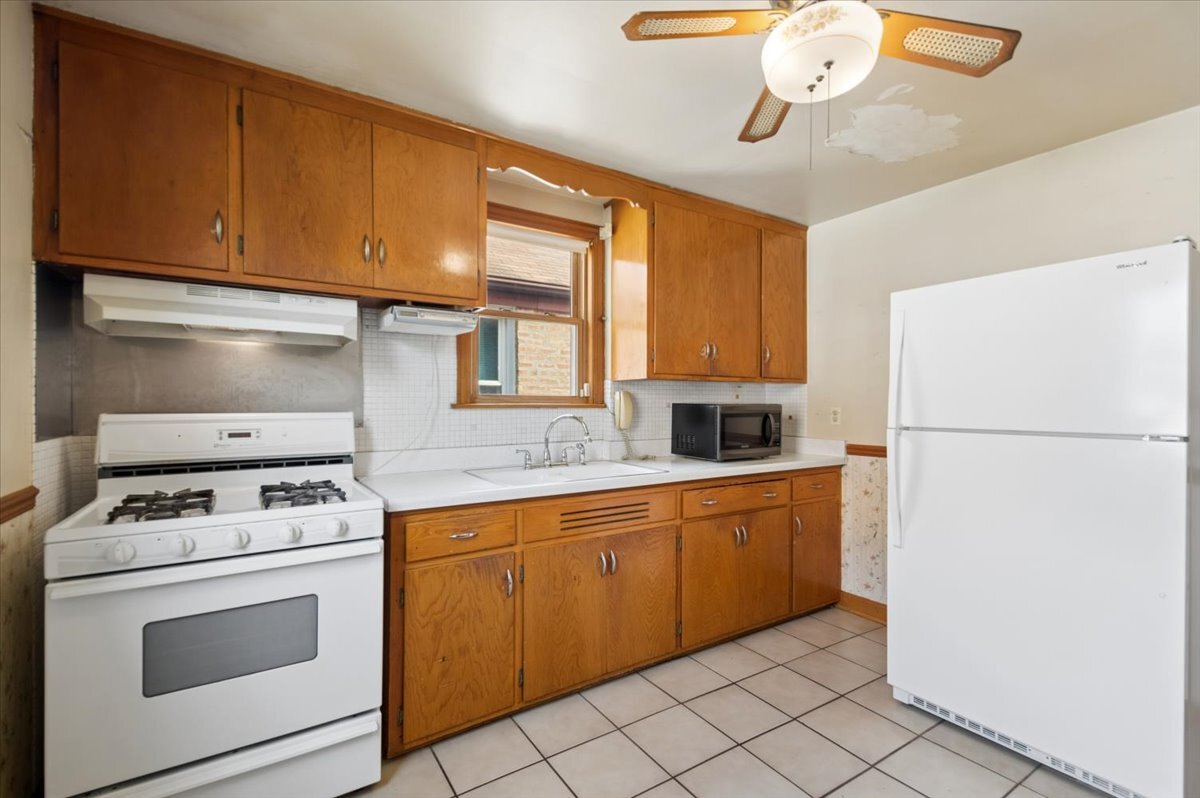 6354 W Cuyler Avenue Property Photo 8