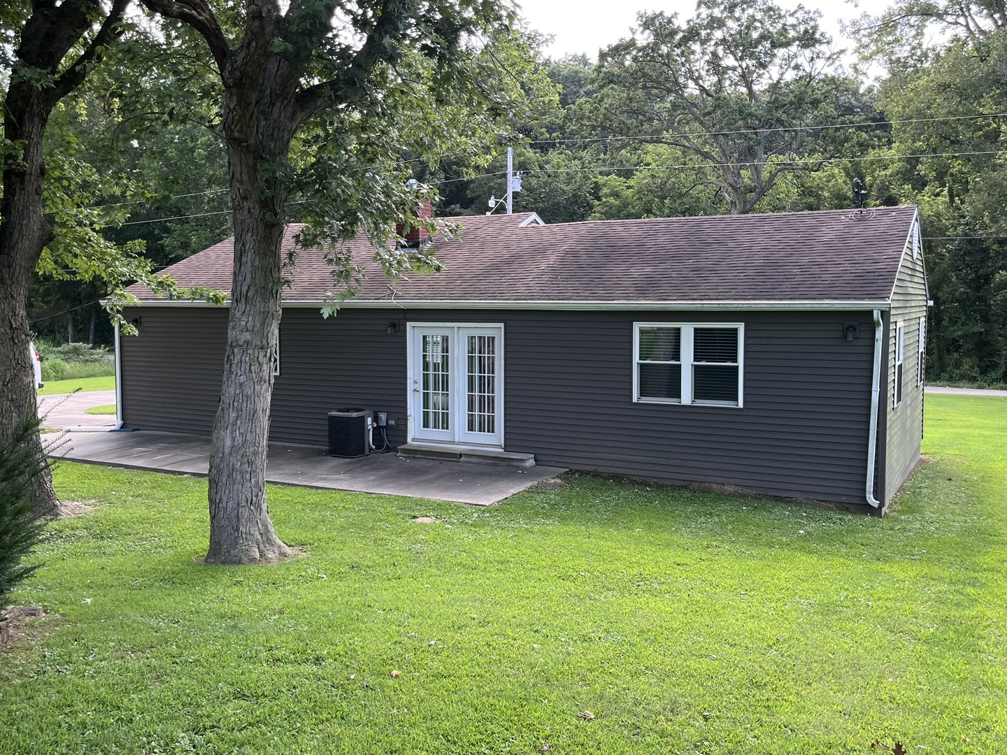 1720 Hugenberg Lane Property Photo 2