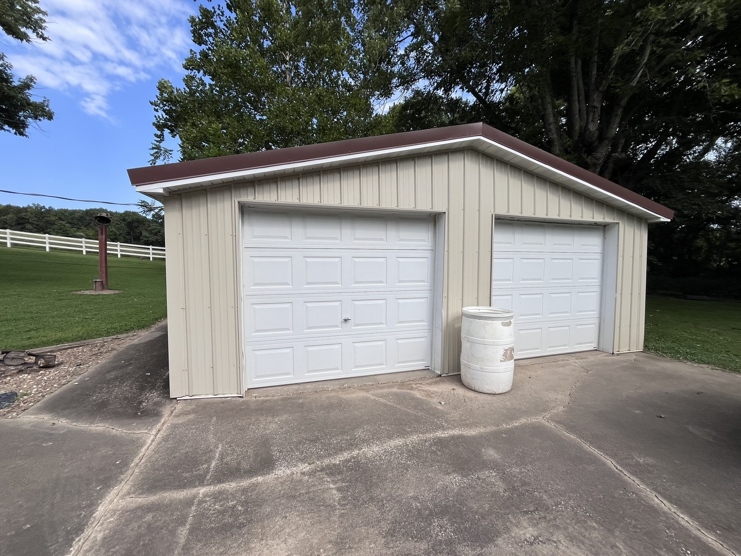 1720 Hugenberg Lane Property Photo 3