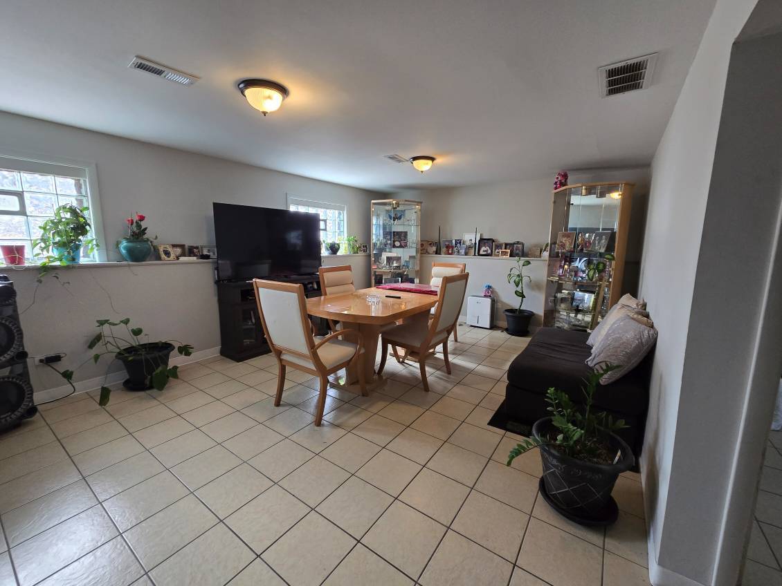 611 Andover Street Property Photo 8