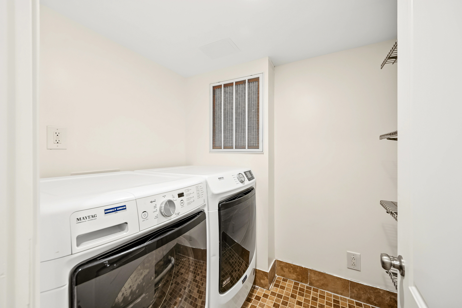 295 Cottage Avenue Property Photo 31