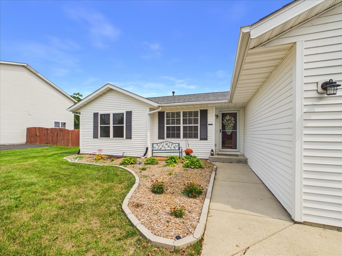 11255 Valerian Way Property Photo 4