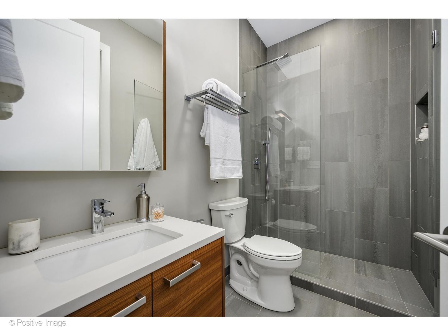 2029 N Hoyne Avenue Property Photo 22