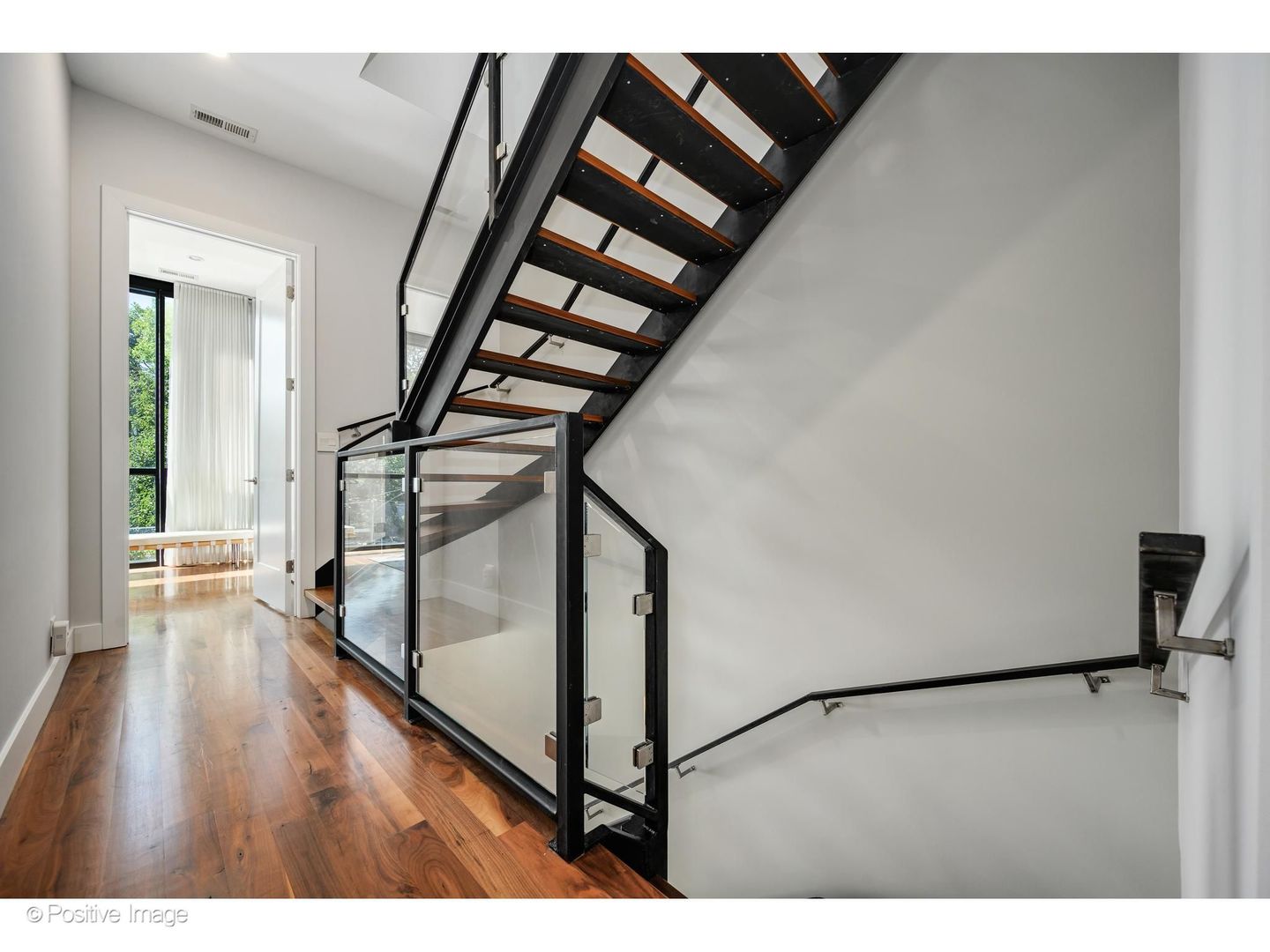 2029 N Hoyne Avenue Property Photo 36