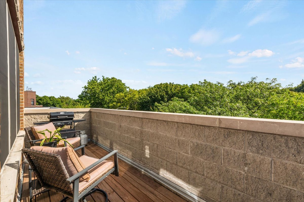 4030 N California Avenue 3 Property Photo 8