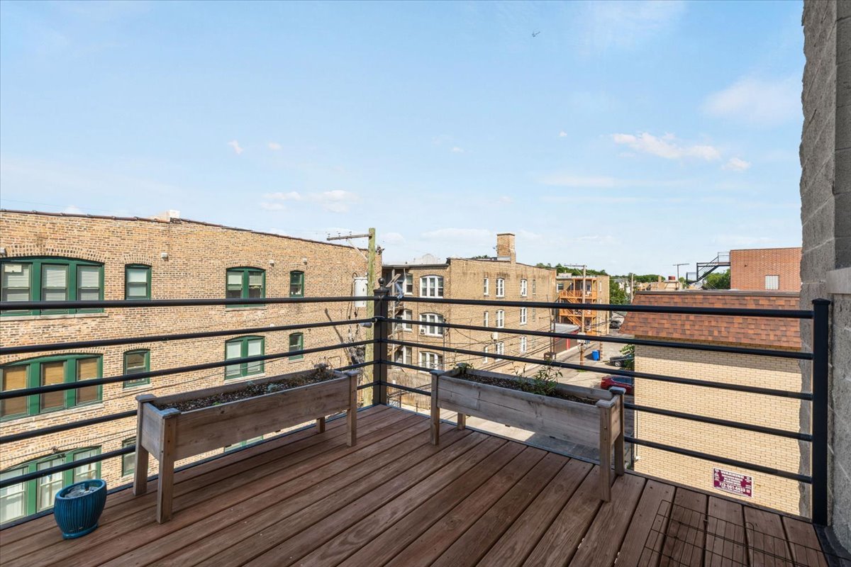 4030 N California Avenue 3 Property Photo 9