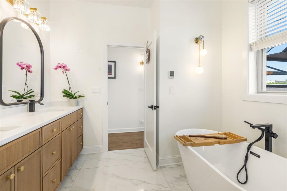 4030 N California Avenue 3 Property Photo 14