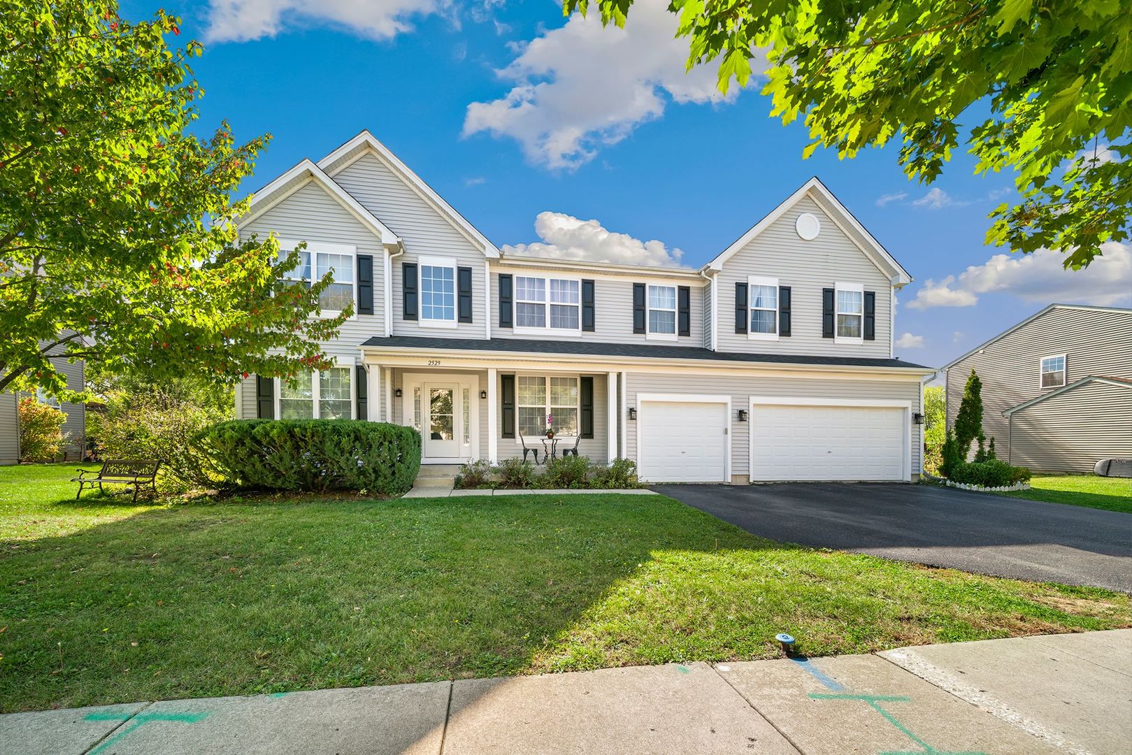 2529 W Autumn Drive